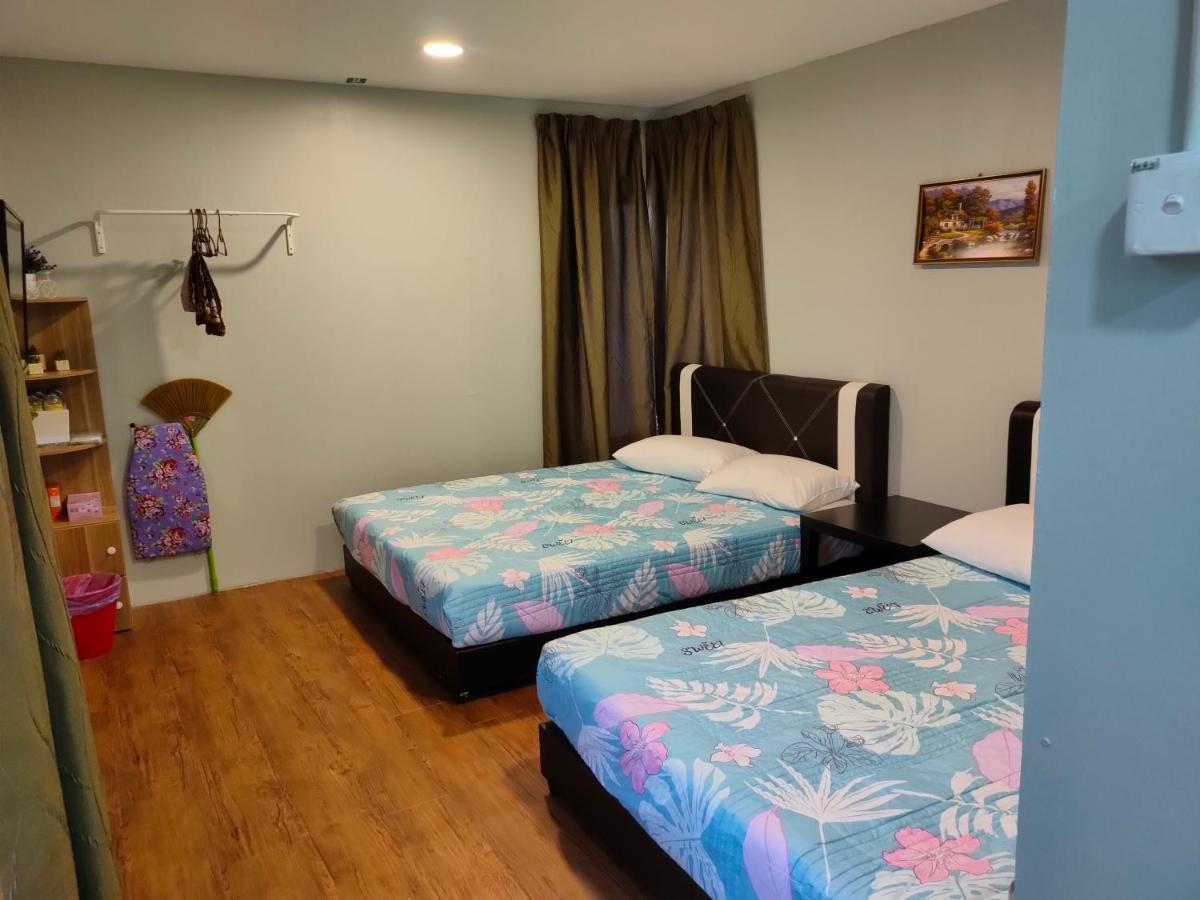 Aleesa Roomstay Pasir Puteh Eksteriør billede