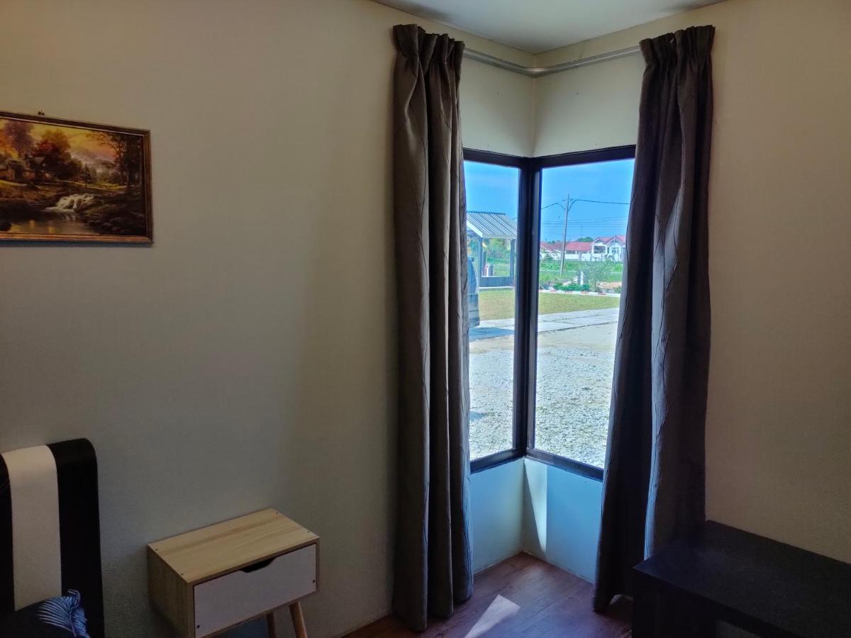 Aleesa Roomstay Pasir Puteh Eksteriør billede