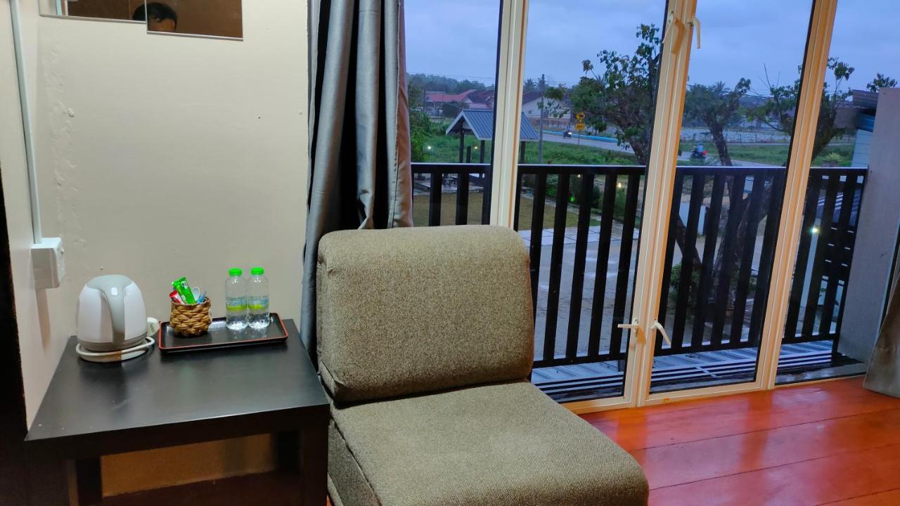 Aleesa Roomstay Pasir Puteh Eksteriør billede