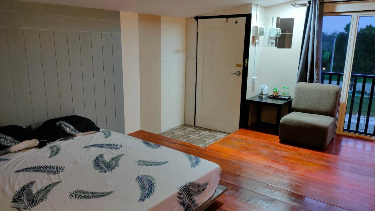 Aleesa Roomstay Pasir Puteh Eksteriør billede