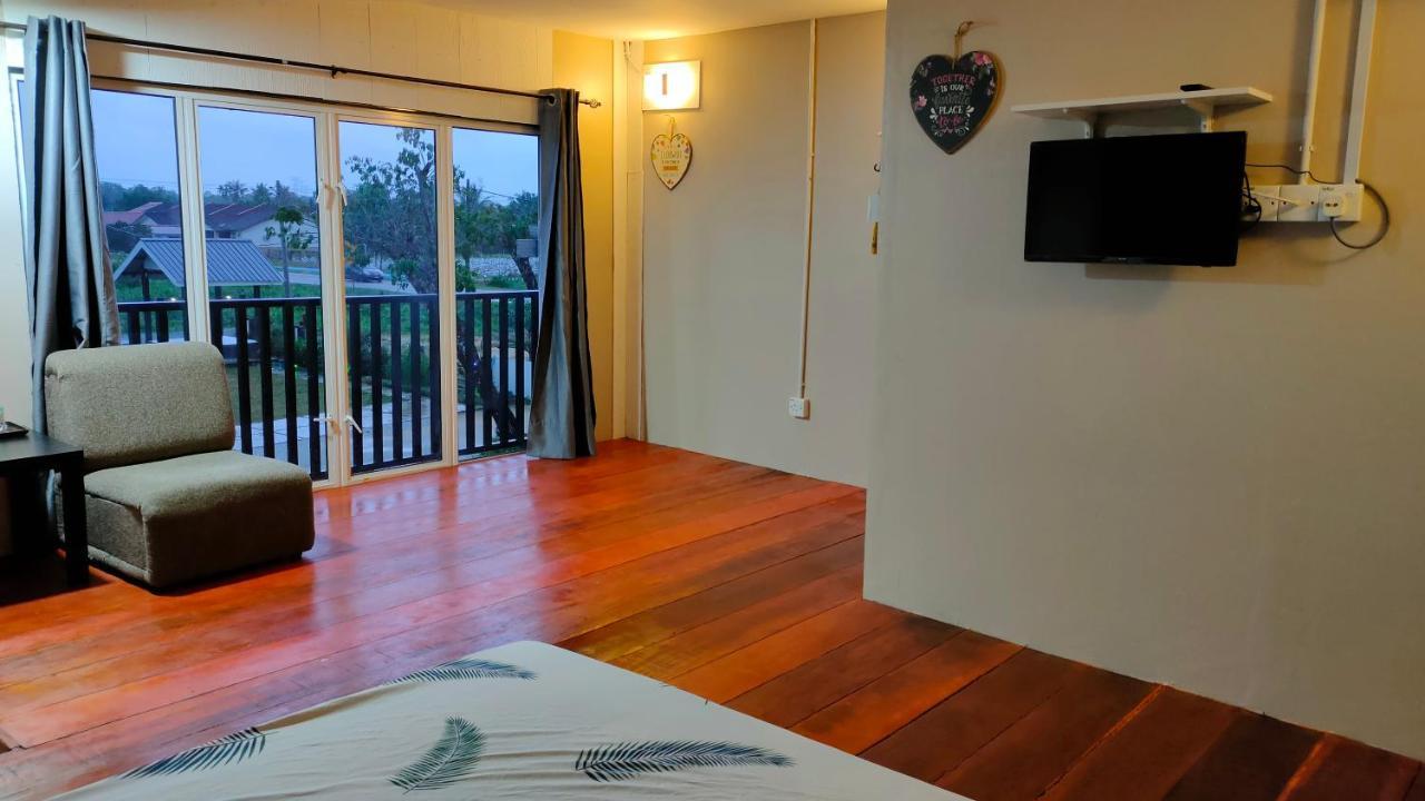 Aleesa Roomstay Pasir Puteh Eksteriør billede