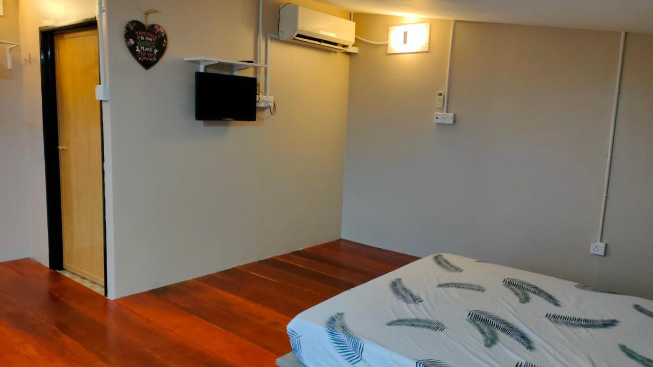 Aleesa Roomstay Pasir Puteh Eksteriør billede